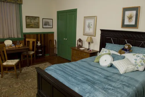 The Tinder Guest House Hotels in Ashland