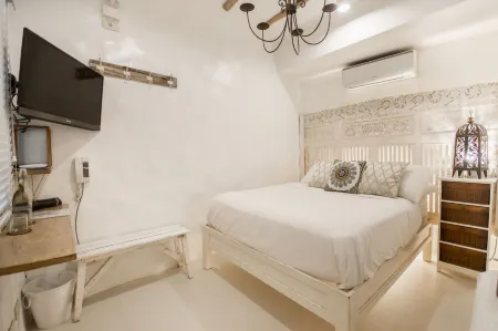 Lugar Bonito managed by Caleo Property Management Services