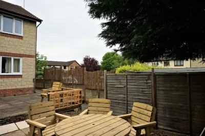 Holt Apartment Hotels near Frenchay Village Museum