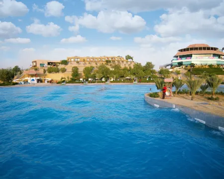 ドリームワールド リゾート ホテル & ゴルフ コース カラチのホテル