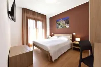 Trip Room & Breakfast Hotel a 