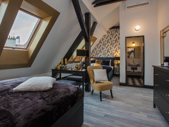Golden Prague Rooms
