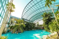 Caro Hotel - Pools