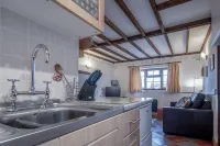 Honeysuckle Cottage - 1 Bedroom Cottage - Amroth Hotels in Amroth