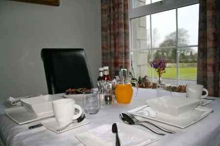 Ballyharvey B&B Отели в г. Крамлин
