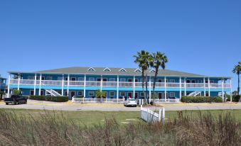 Plantation Suites and Conference Center