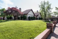 Inn of the Dove Romantic Luxury & Business Suites