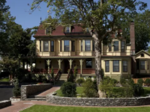 The Cliffside Inn Hotels in Newport