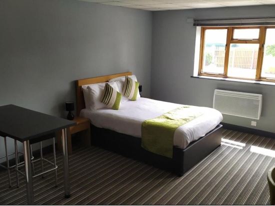 Happy Guests Lodge