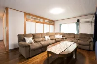 Sea Side House Polepole