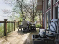 The Little Red Barn w/ Spectacular Views & Less Than 1 Mile - Blue Ridge Parkway