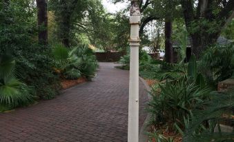 Far View - A Bed & Breakfast Estate