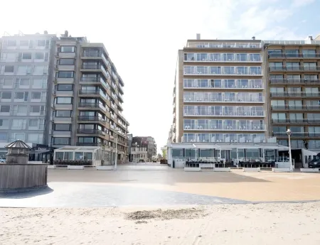 Apartment in Nieuwpoort by the Beach