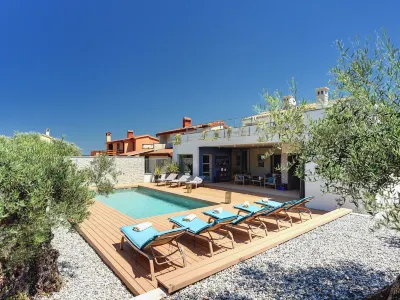 Villa in Stinjan with Pool and Sea View Hôtels à : 
