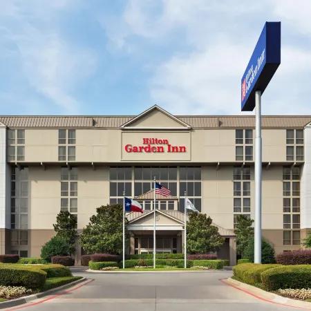 Hilton Garden Inn Dallas/Market Center Отели рядом с достопримечательностью «Вокзал Мокингбёрд»