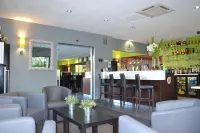 Le Domaine des Cigognes Hotels in Seclin