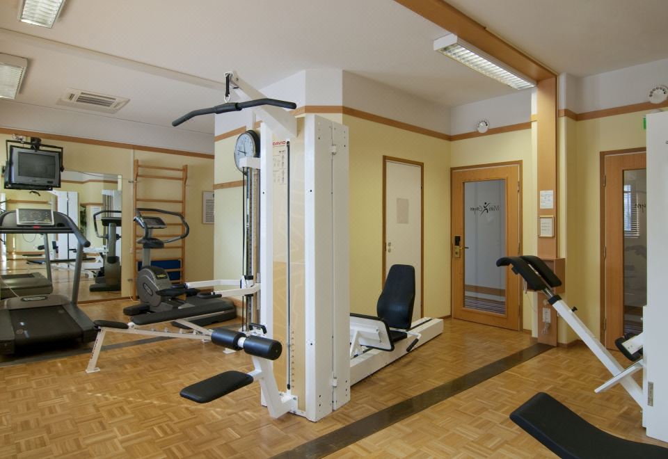 1. 홀리데이 인 헬..