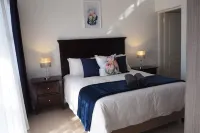 African Eagle Apartments Hotels in Боксбург