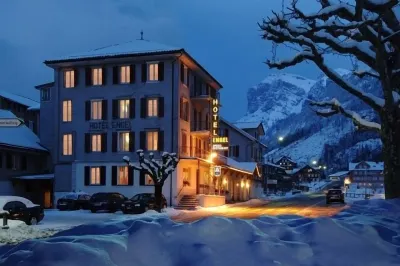 恩格爾酒店 鄰近Turmli的酒店