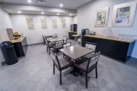 尤羅套房酒店 - 早餐