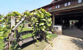 Khaothone River View Resort