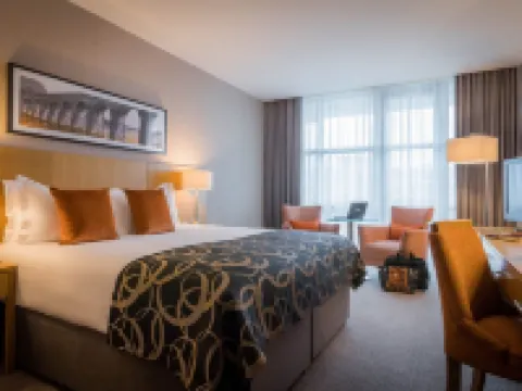 โรงแรมเคลย์ตันบริสตอลซิตี้ โรงแรมในบริสตอล