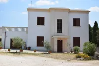 Masseria Belvedere Hotels in Lizzano