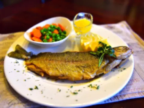 Rawdons Hotel & Brewery โรงแรมในHowick