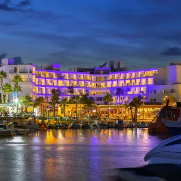 Limanaki Beach Hotel & Suites Отели рядом с достопримечательностью «Ayia Napa Harbour»