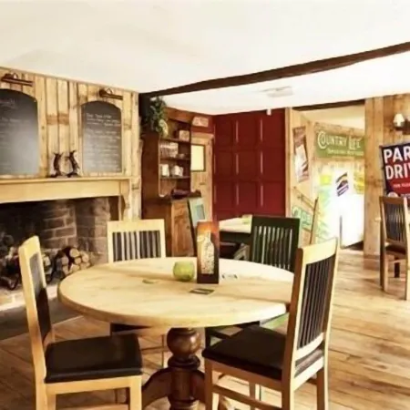 Harewood End Inn