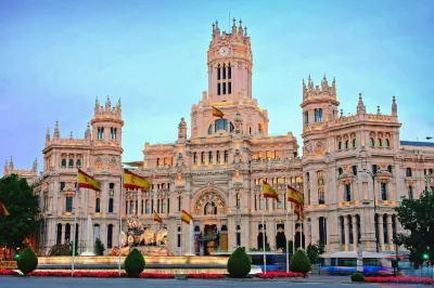 Motion Chueca Hostel Hotels near Pontifical Basilica of Saint Michael