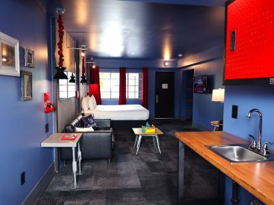 Hotel Gaythering - Gay Hotel - All Adults Welcome