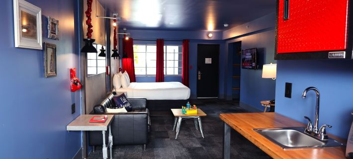 Hotel Gaythering - Gay Hotel - All Adults Welcome Hotels in Miami Beach