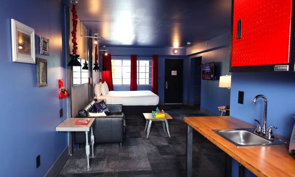 Hotel Gaythering - Gay Hotel - All Adults Welcome