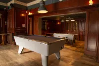 Royal Hotel, Bar & Grill فنادق في دارتفورد