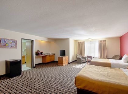 Econo Lodge Inn & Suites