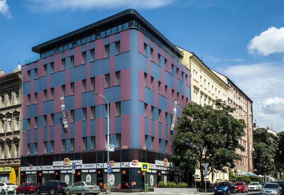 hotel overview picture