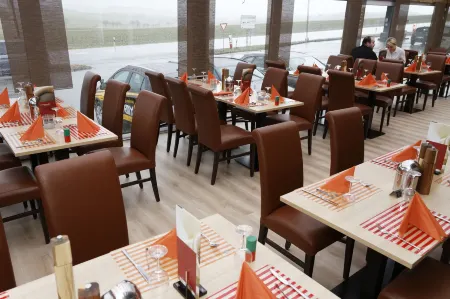 Hotel Restaurant Rodizio Paderborn Отели рядом с достопримечательностью «Bilster Berg Drive Resort»