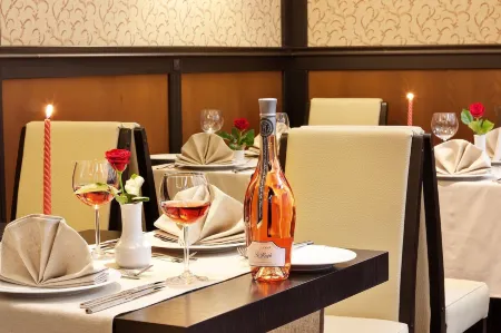 Best Western Plus Bristol Hotel Отели рядом с достопримечательностью «Национальная Галерея»