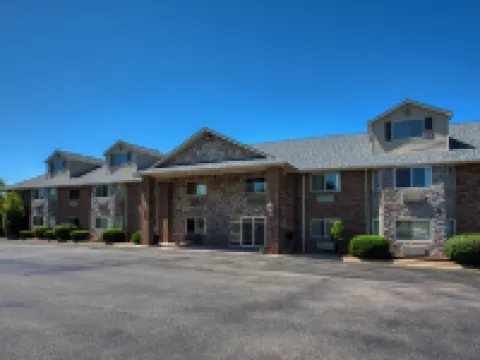 All Towne Suites Hotels in Saint Robert