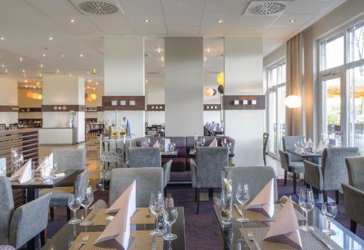 머큐어 카멘 우나 썸네일