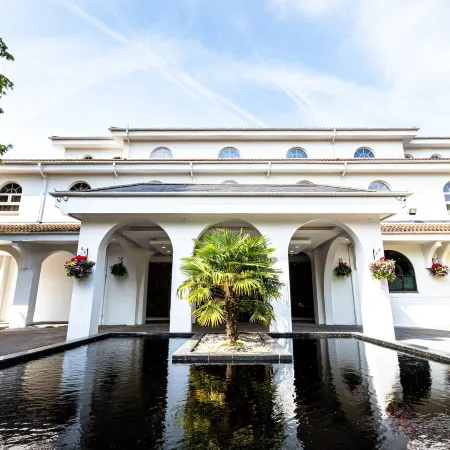 Crowne Plaza GERRARDS CROSS by IHG Отели в г. Биконсфилд