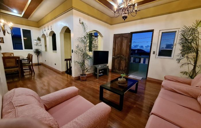 Den Den Guesthouse