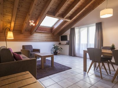Patricia Self-Check-in Apartments & Spa Access at Alpen Resort