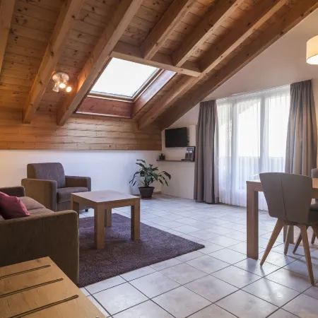 Patricia Self-Check-in Apartments & Spa Access at Alpen Resort