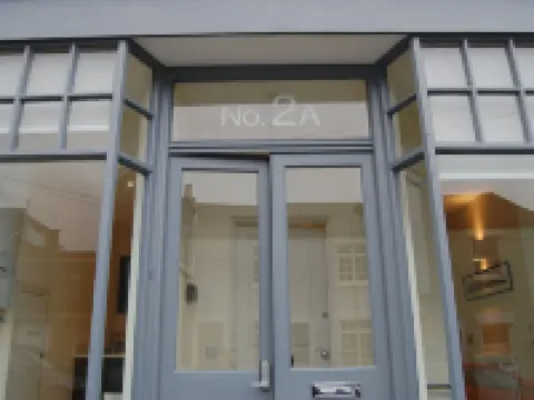 Cosy One Bedroom Apartments with Free Evening Parking - Apartments