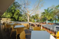 Casa Aakal Lagoon Front Hotels in Bacalar