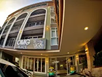 OMG Hotel Hoteles cerca de Parque Raschadanusorn