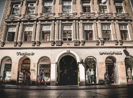 Chillout Hostel Zagreb Отели рядом с достопримечательностью «Хорватский музей наивного искусства»