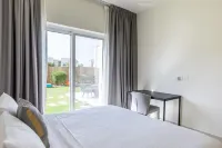 Phaedrus Living Urbana Serenity Escape